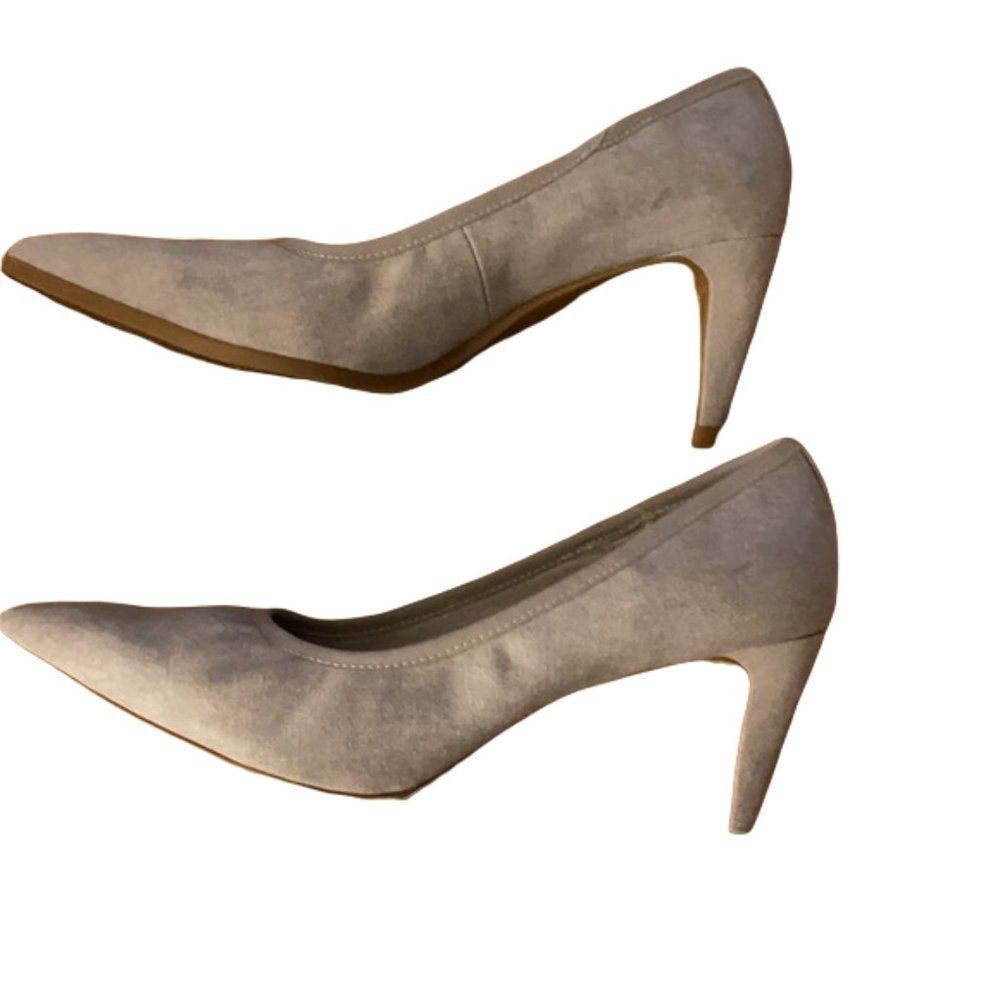 Lori Goldstein Grey Heels 8M